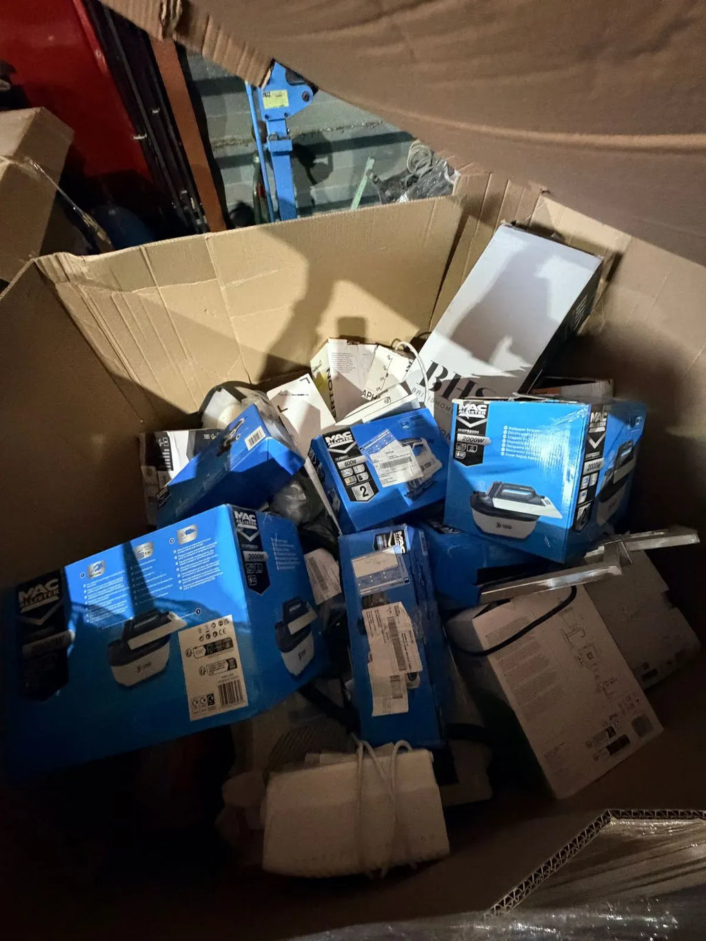 B&Q Customer Returns Pallet – Mixed Lighting, Power Tools, Homeware & Garden (up to 100 items)